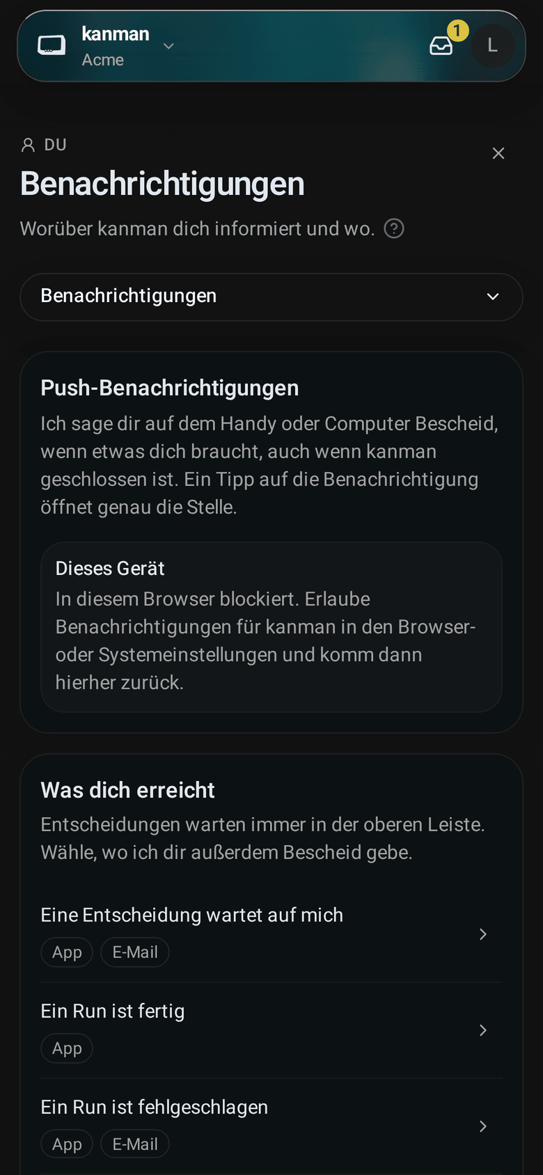 Benachrichtigungen mit der Tabelle Was dich erreicht: Ereignisse als Zeilen, In der App, E-Mail und Slack-DM als Spalten (Mobile)